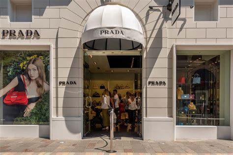 fidenza village apertura prada|prada fidenza milano.